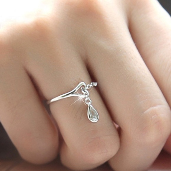 Jewelry - Sterling Silver Tear Drop/Heart Ring